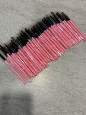 Soft Pink Eye Makeup Brush Set for Precise Application